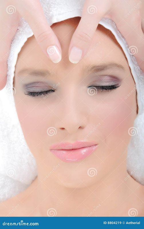 What is a Sports Massage: Kinds, Methods, Advantages and Finding a Specialist